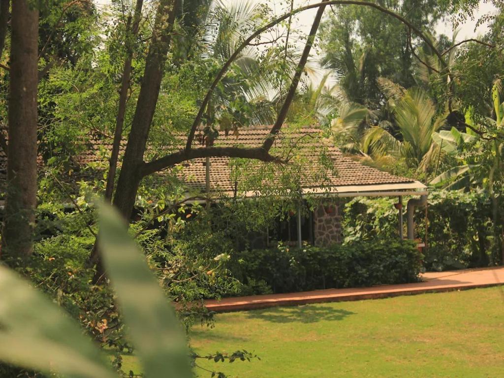 Red House 3Bhk Villa คาร์จัต ภายนอก รูปภาพ